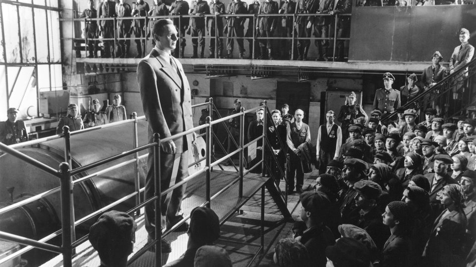 schindler-s-list-unforgettable-heart-wrenching-bohnafide